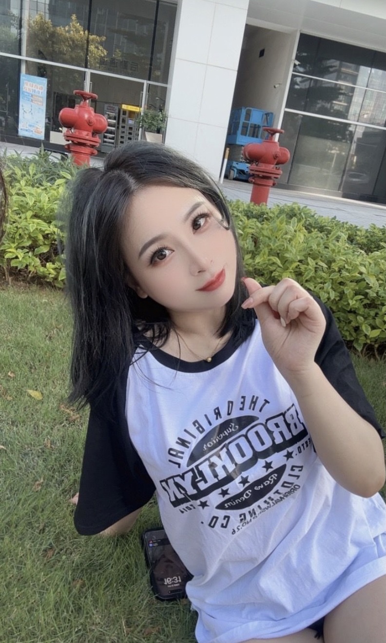 性感粉嫩b紧小少妇