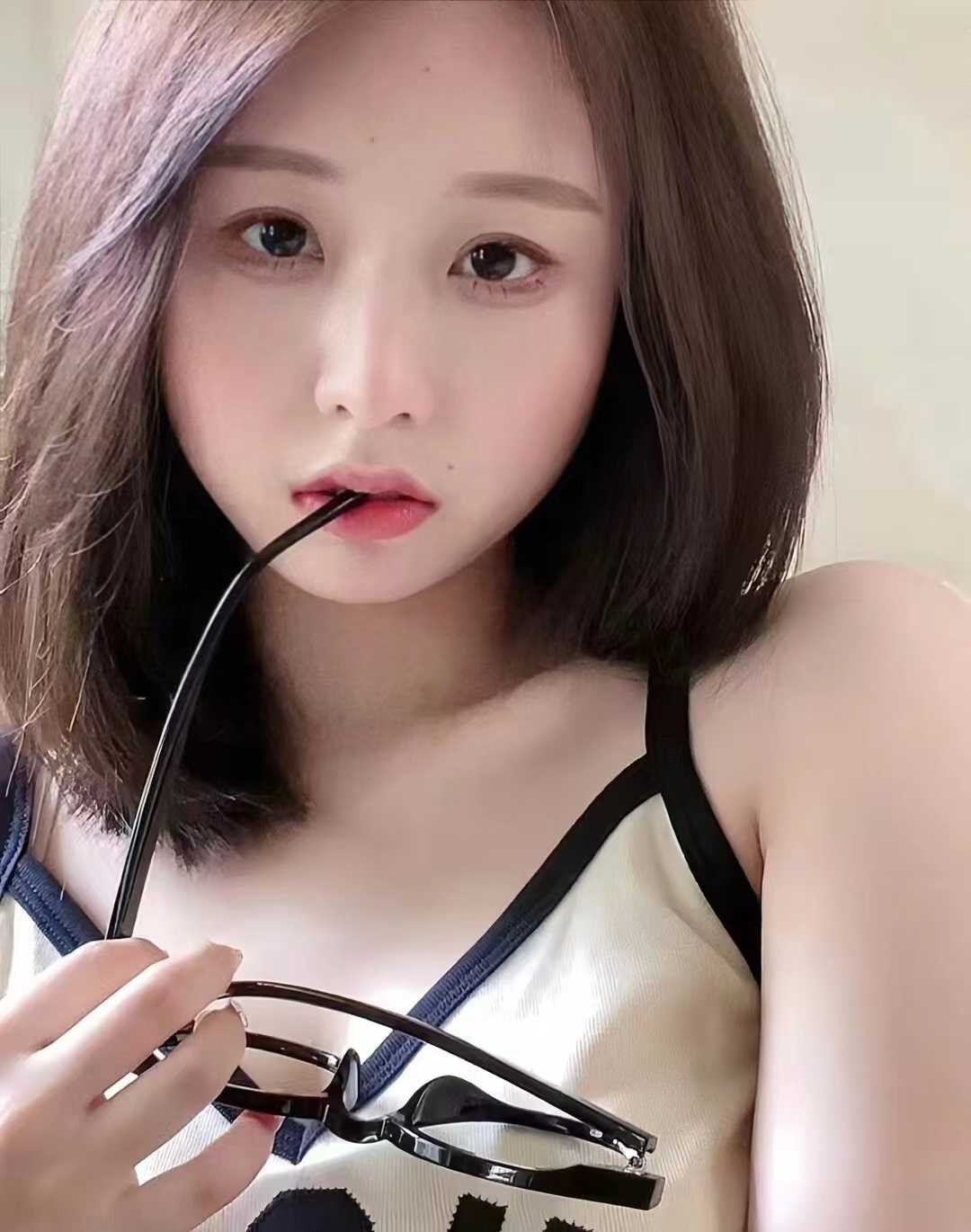 白沙粉嫩丰满小甜心