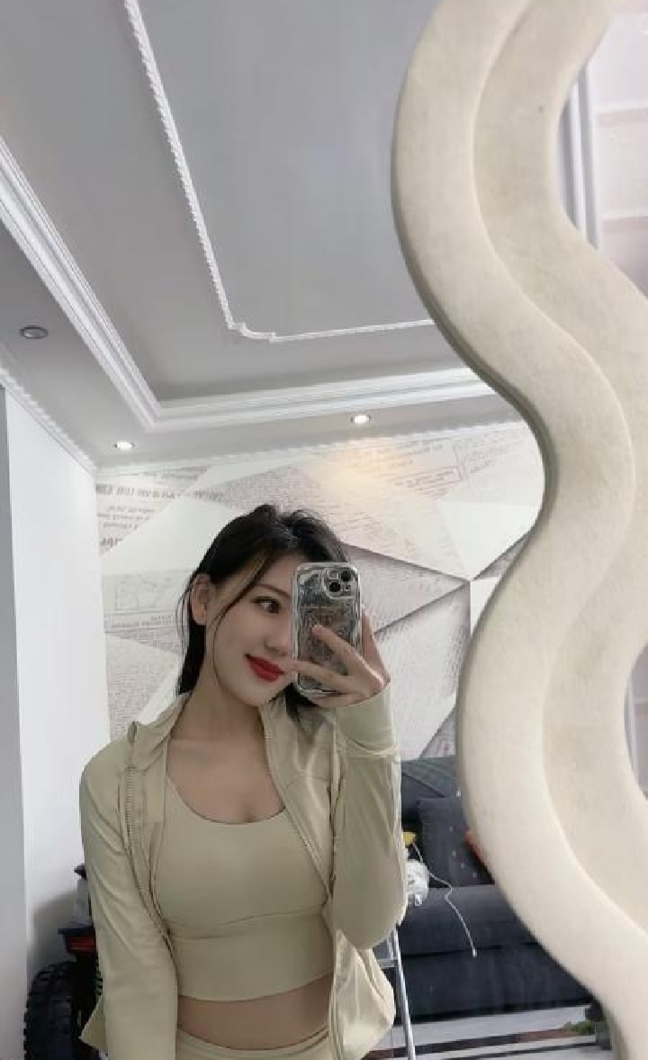 海珠瑜伽老师琦琦