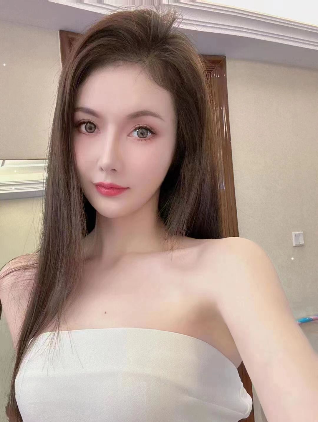 青山区丰满白嫩辣妹莹莹