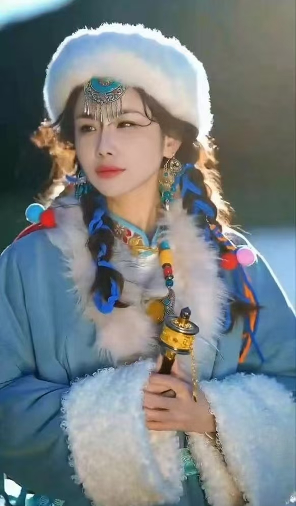 光谷气质甜妹小殿下