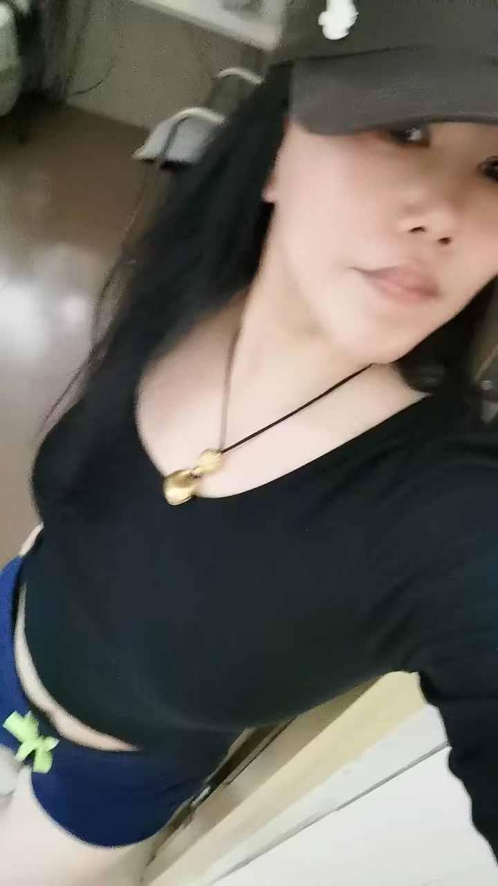 龙华妩媚火热少妇金子