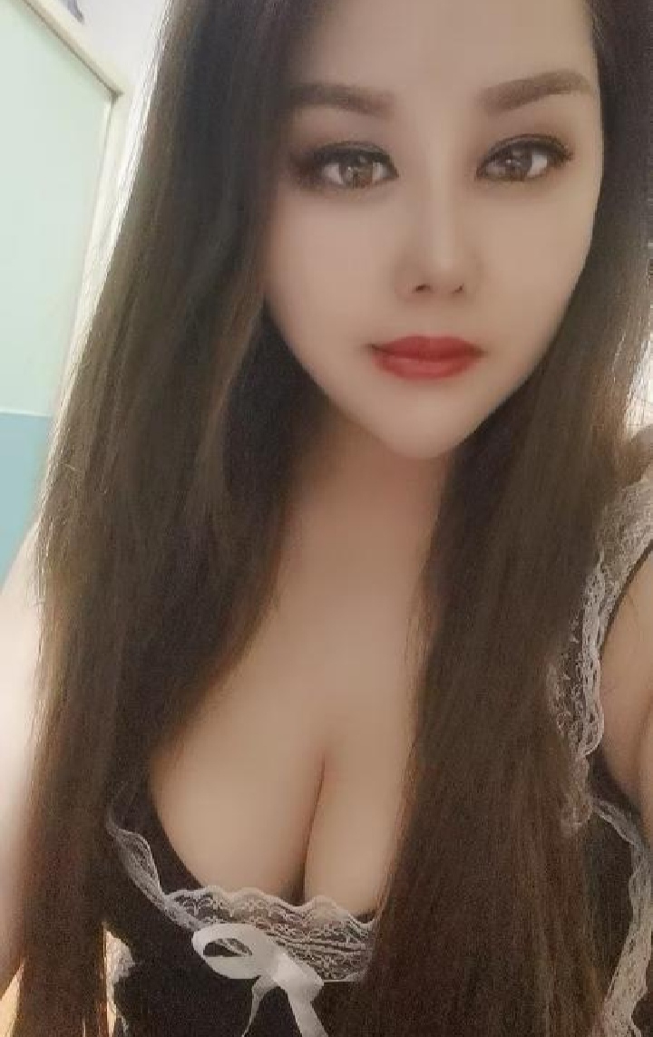 白云风情大奶少妇