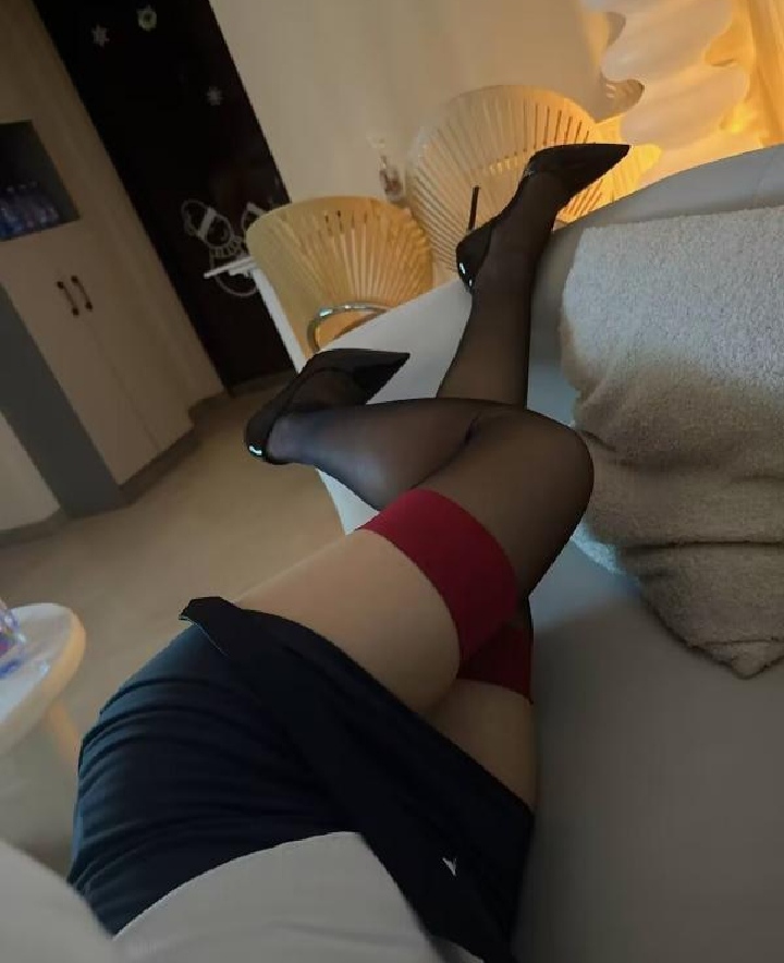 南山大白兔翘臀老师