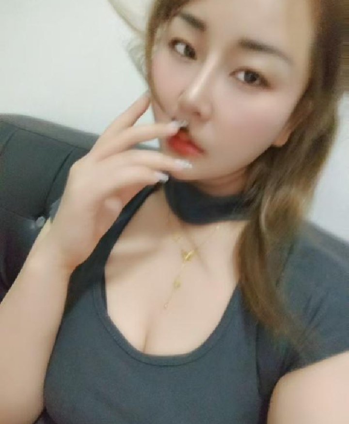 龙岗丰满服务型小姐姐