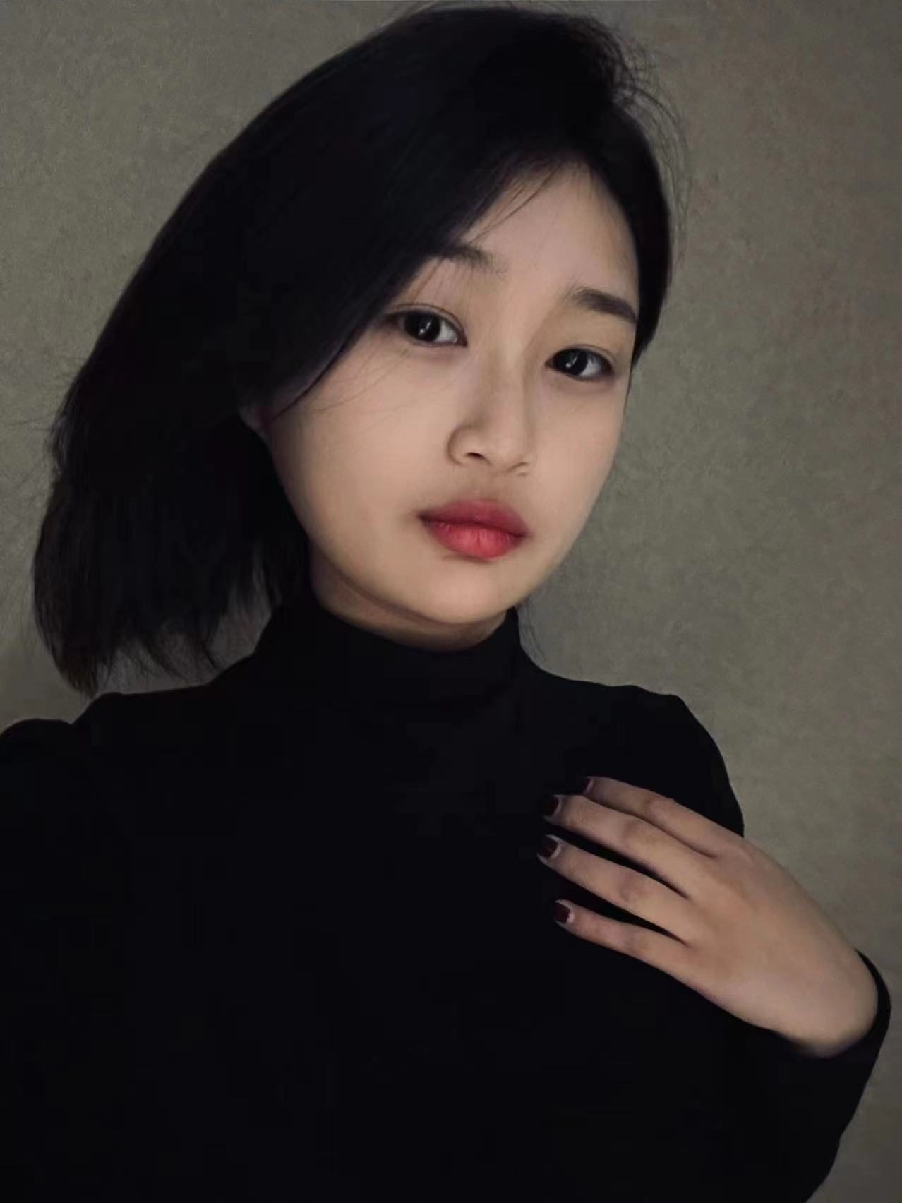 金水区18岁在校女大学生