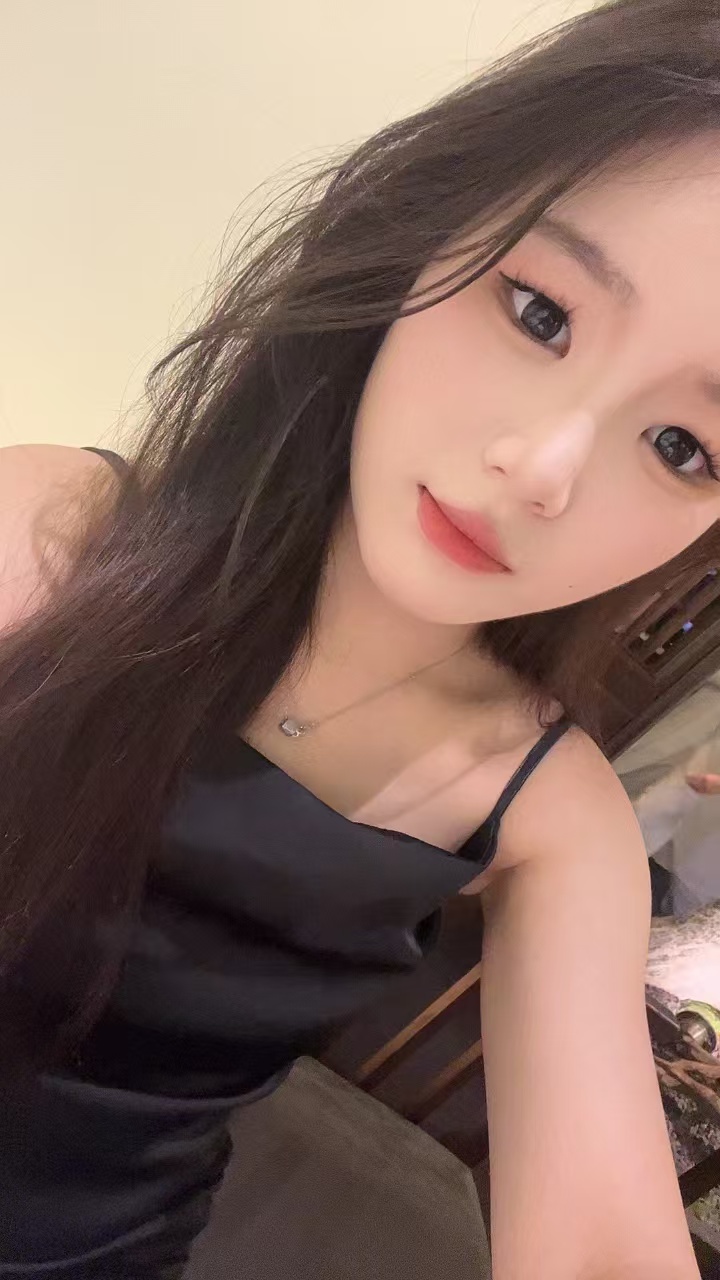 18岁小美女制服丝袜应有尽有