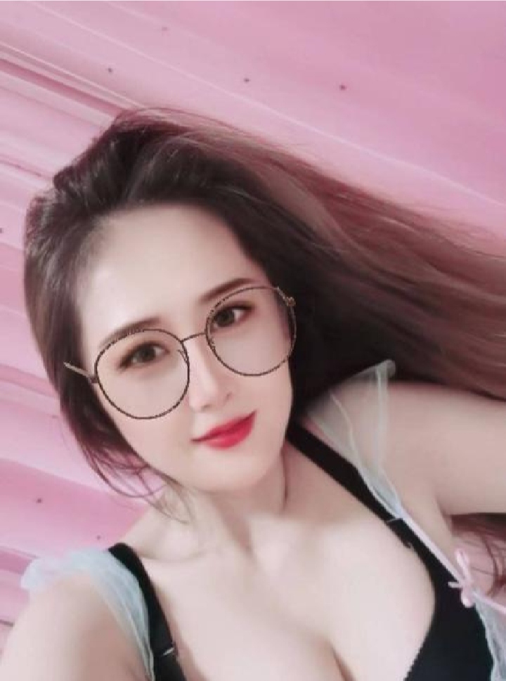 天河丰满眼镜少妇琳琳