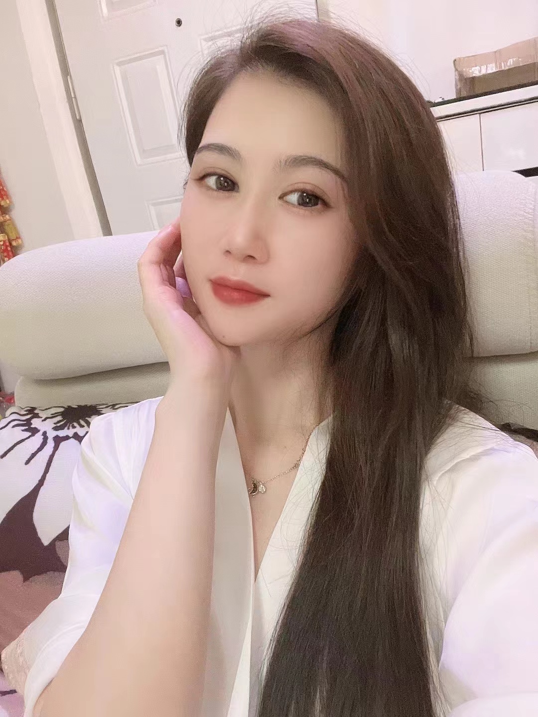 翘臀细腰极品御姐