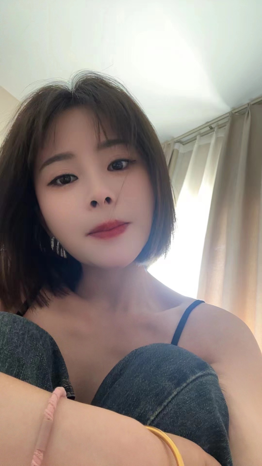 杨浦乖巧短发小女友