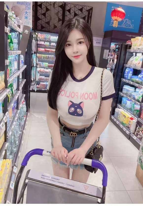 性格活泼，姿势随意