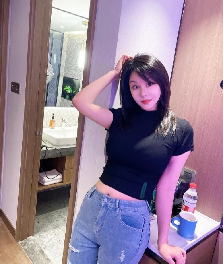 静安大胸尤物小苹果