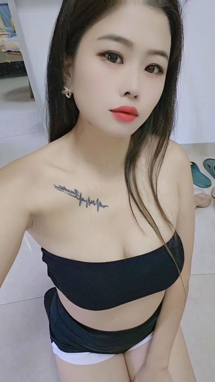 白云区丰满热辣妹子