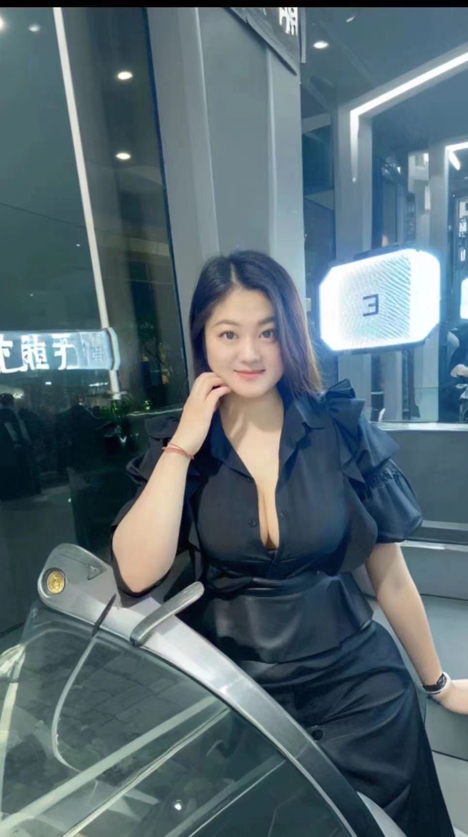 上城区微胖大胸妹