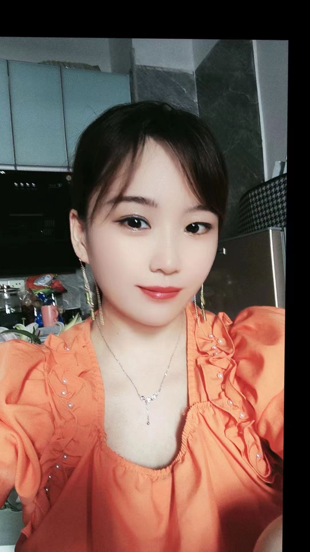 南山白嫩大奶小姐姐素素