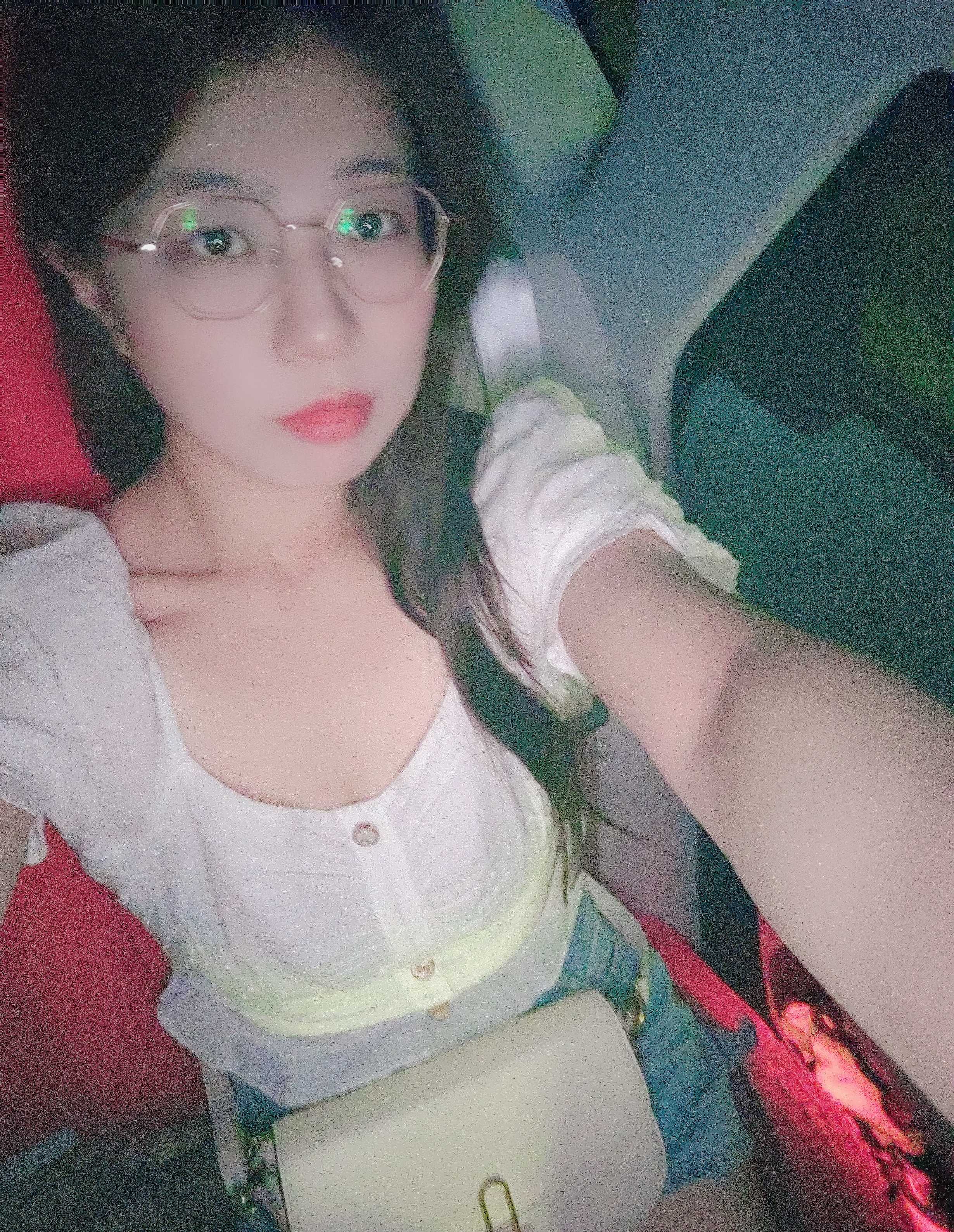 长安区眼镜辣妹鱼儿