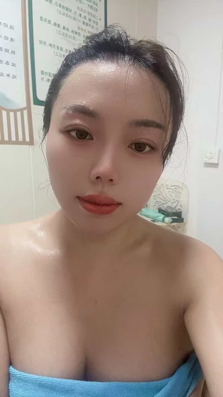 宝安丰满大白兔辣妹