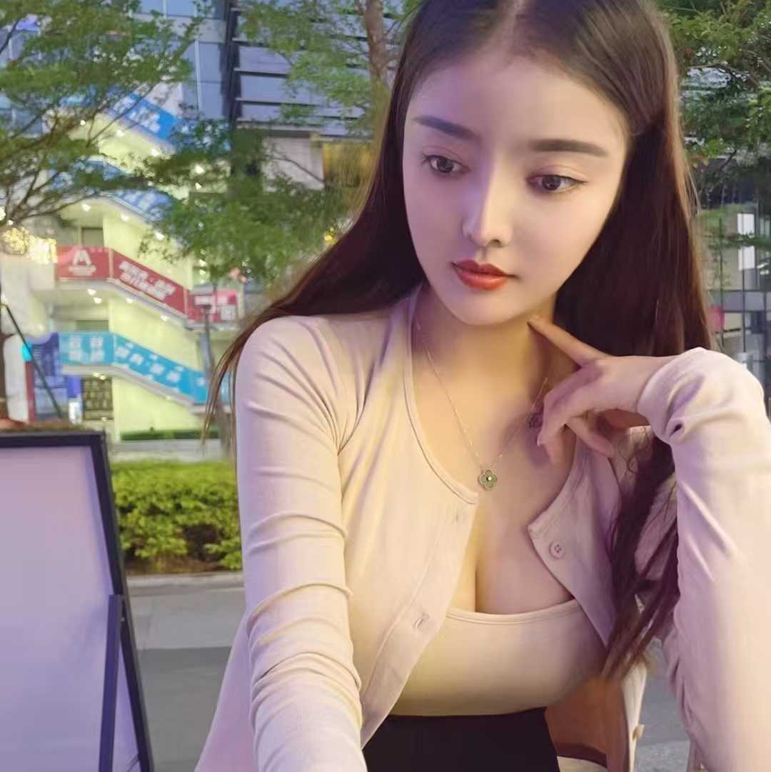 沙井丰满大美妞橘子