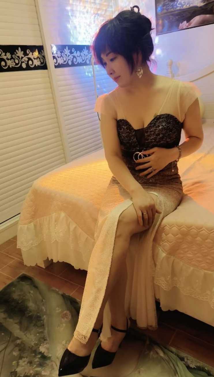 三通少妇服务哇塞