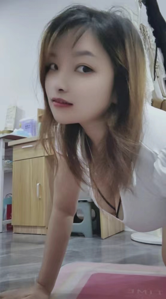 宝体丰满浪女晨曦