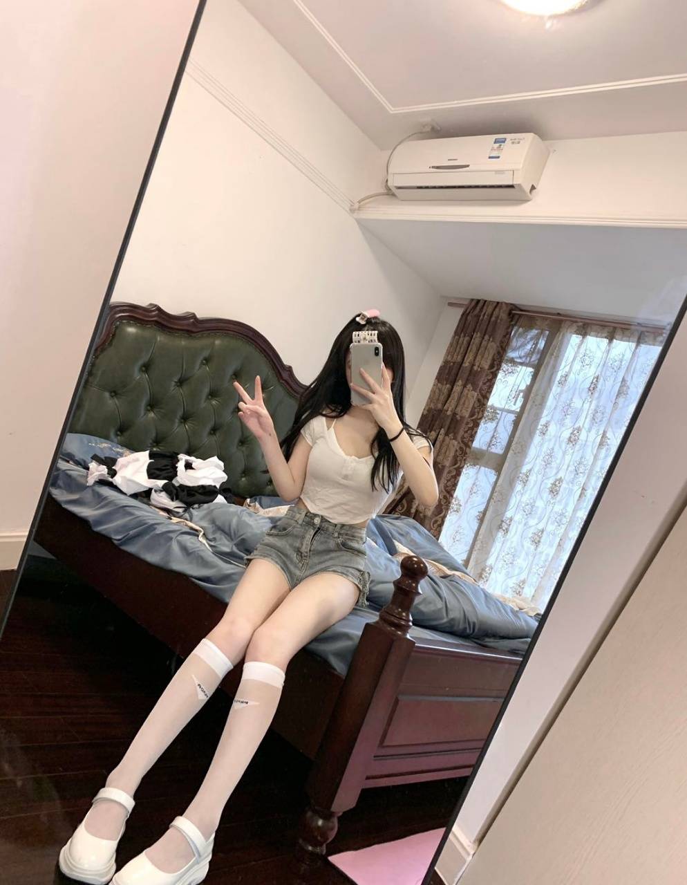 长相清甜的嫩妹