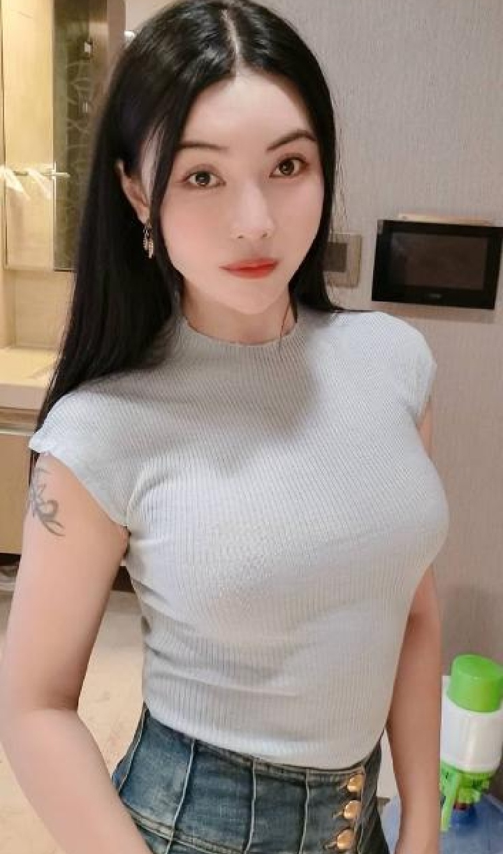 朝阳惹火身材极品御姐