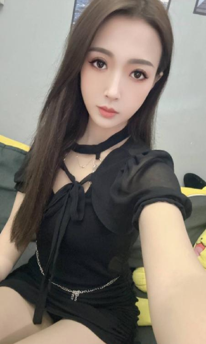 武侯白嫩尤物 she~吻琳琳