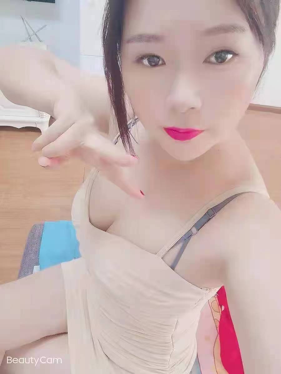 东站丰满大胸环保小少妇