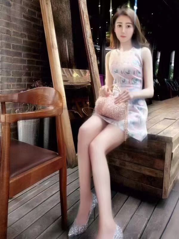 西山区风情短发御姐