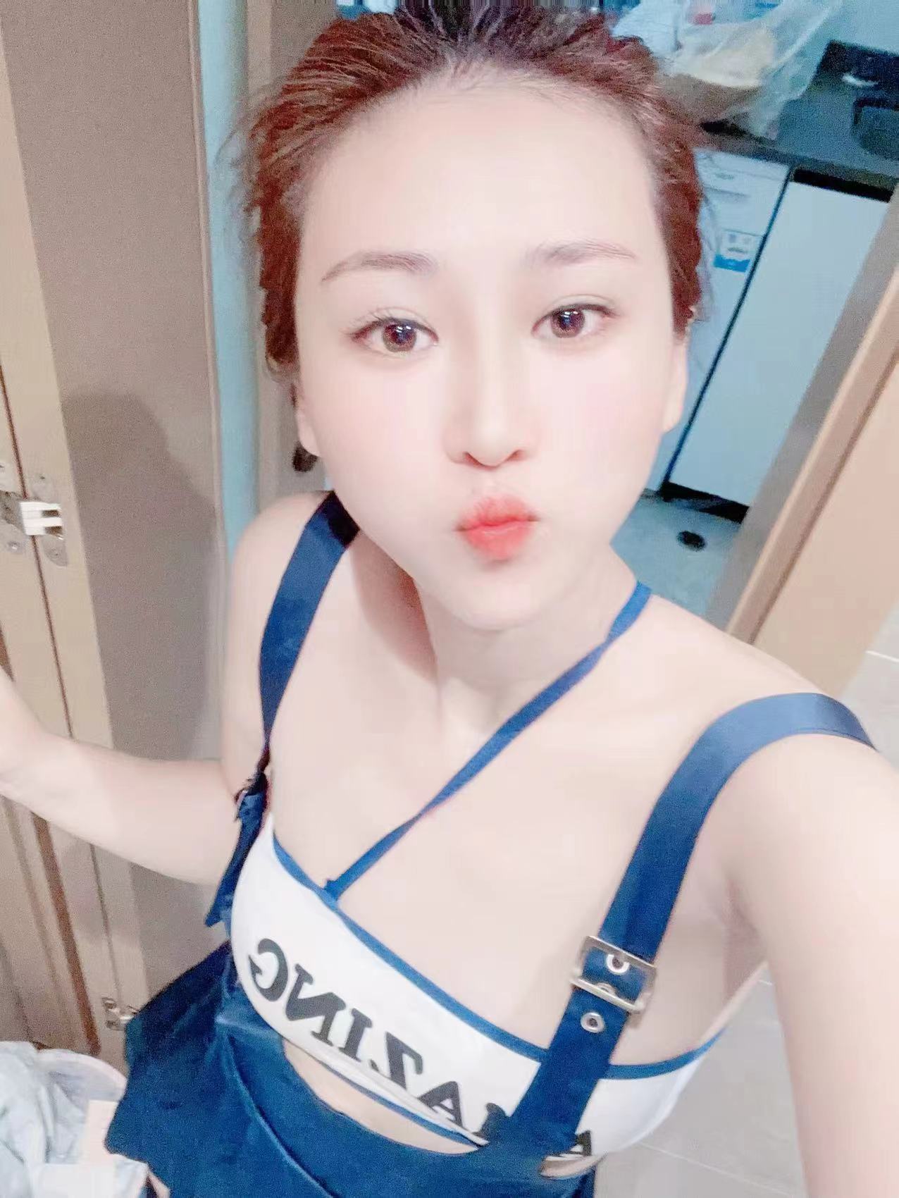 宝安白嫩甜妹小敏