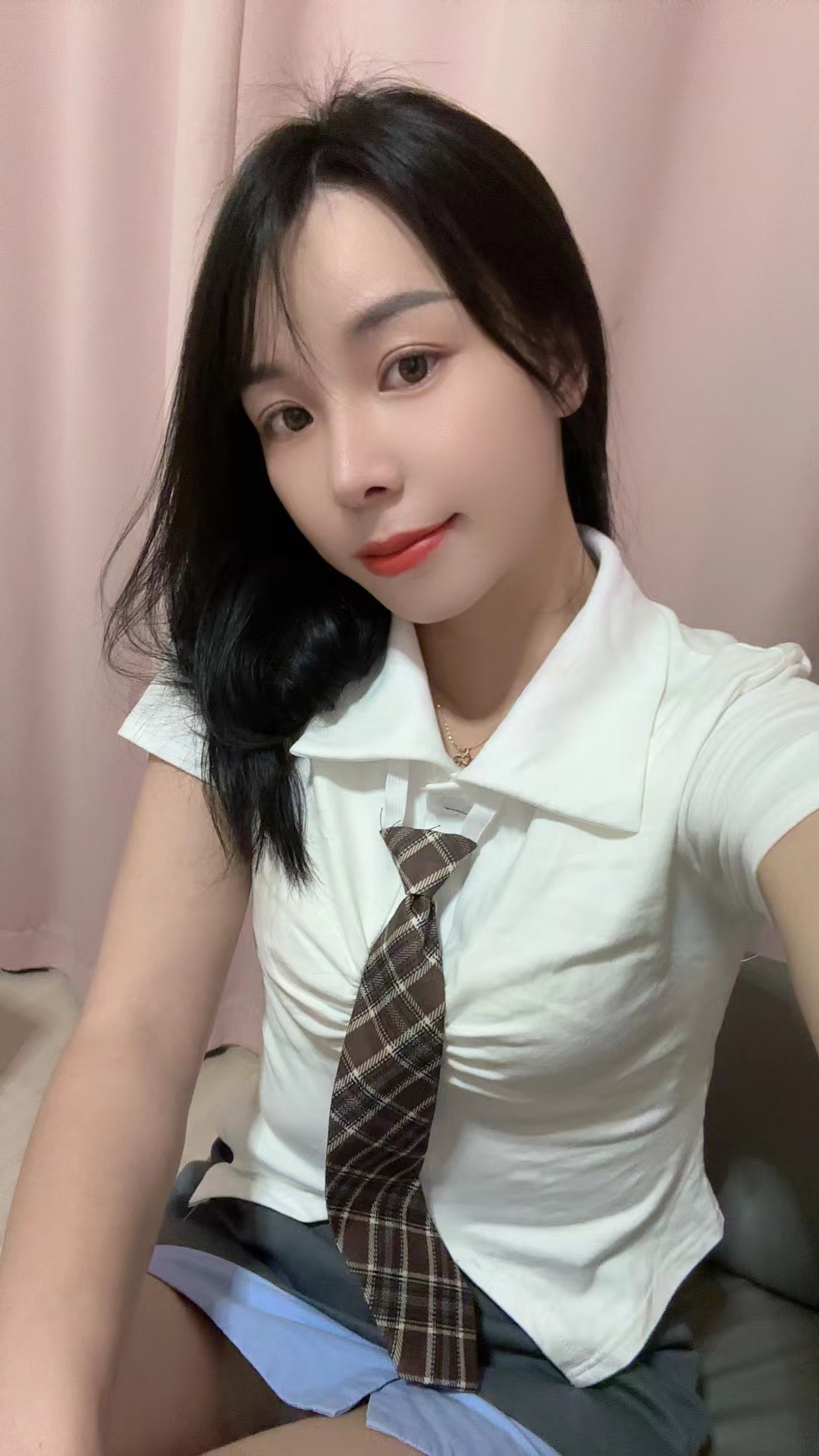 白云火辣美妞丽娜