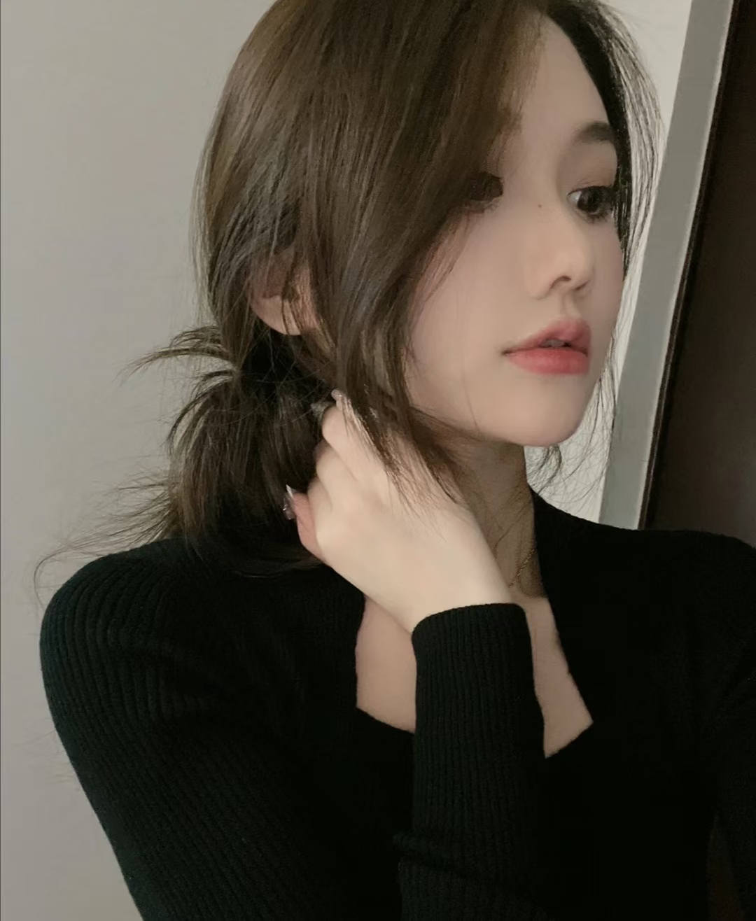 恒大名都小姐姐