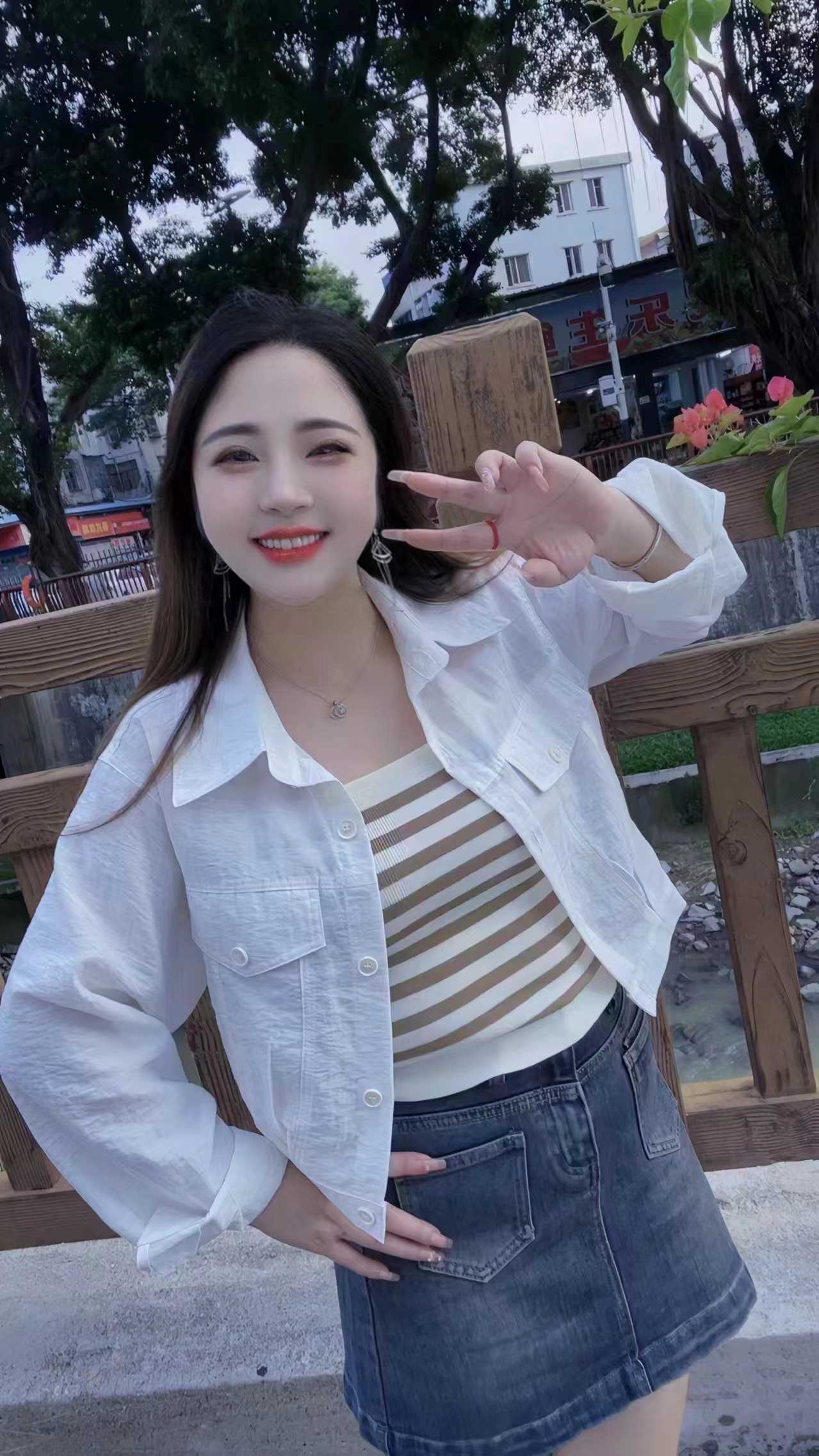 清湖白嫩圆润小玉老师