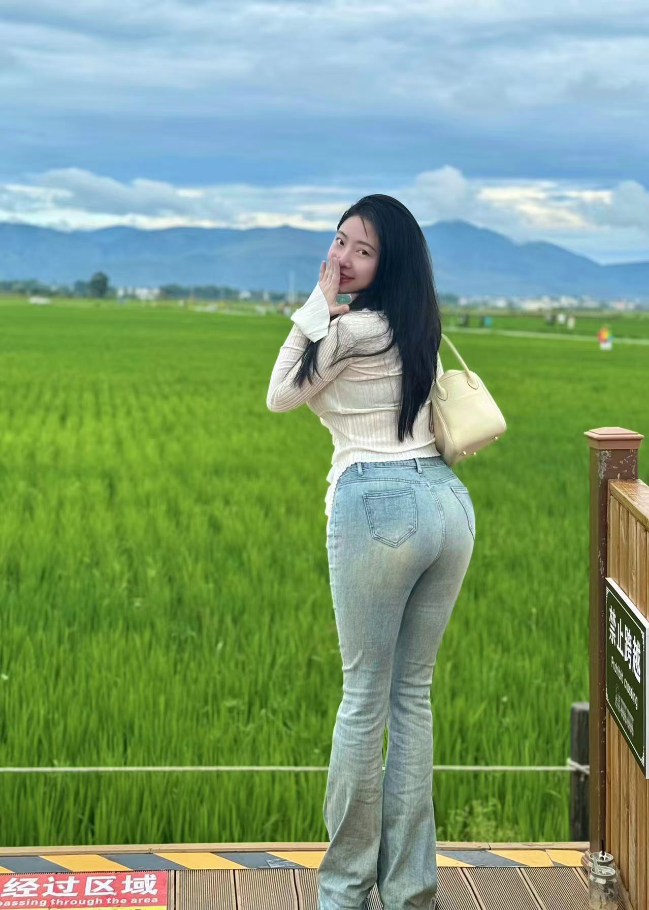 甜美系妹妹，有身材有颜值