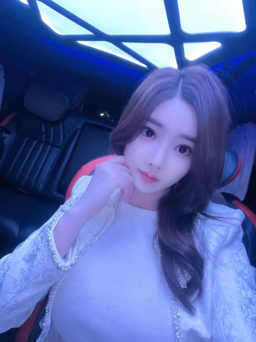 银泰附近极品尤物清墨儿