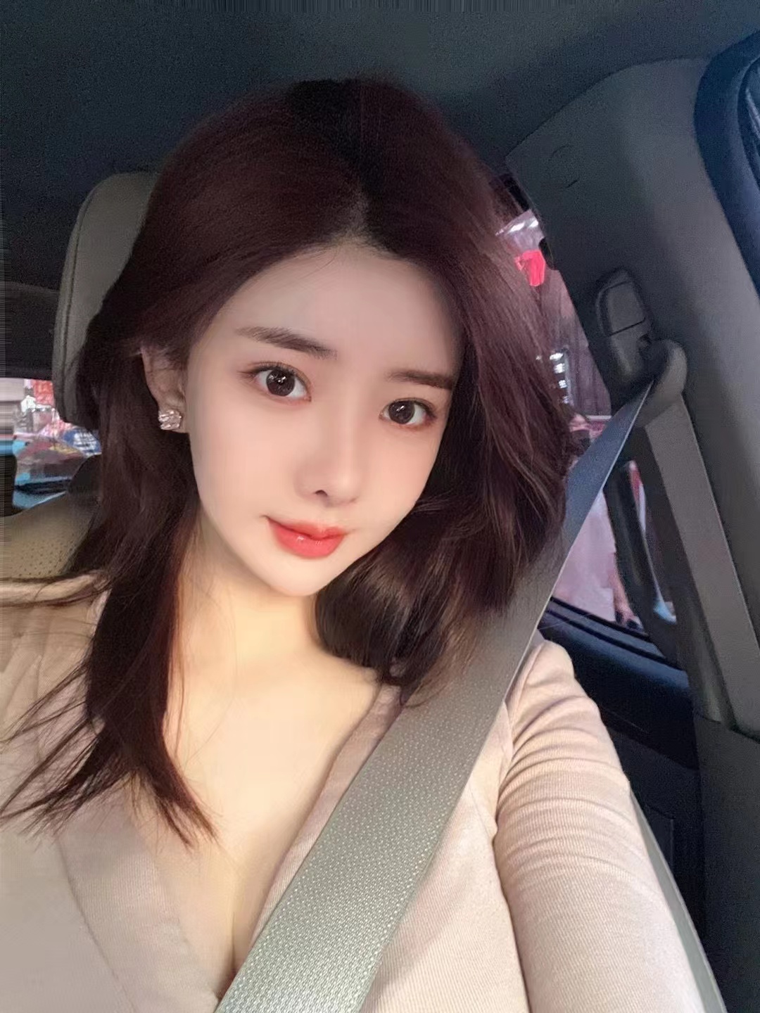 银泰附近极品尤物清墨儿