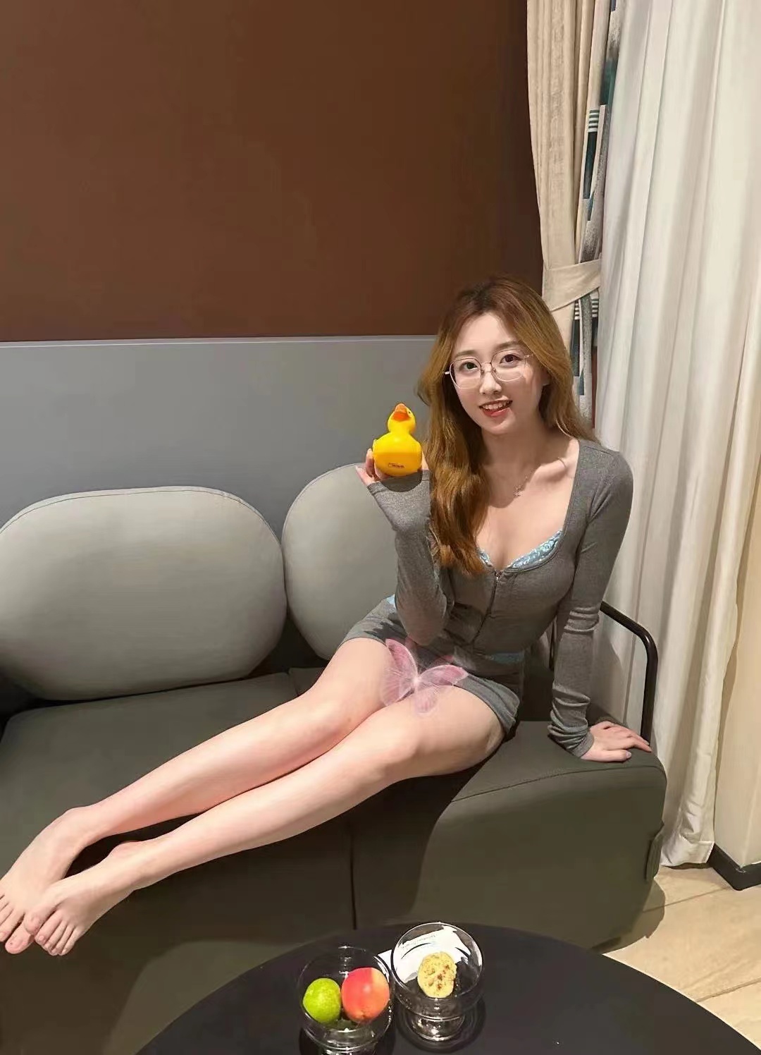 极品大兔子眼镜妹玲儿