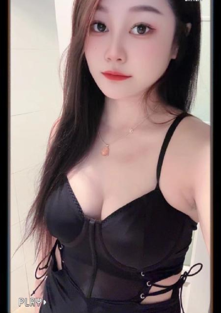 蜀山风情白皙小辣妹