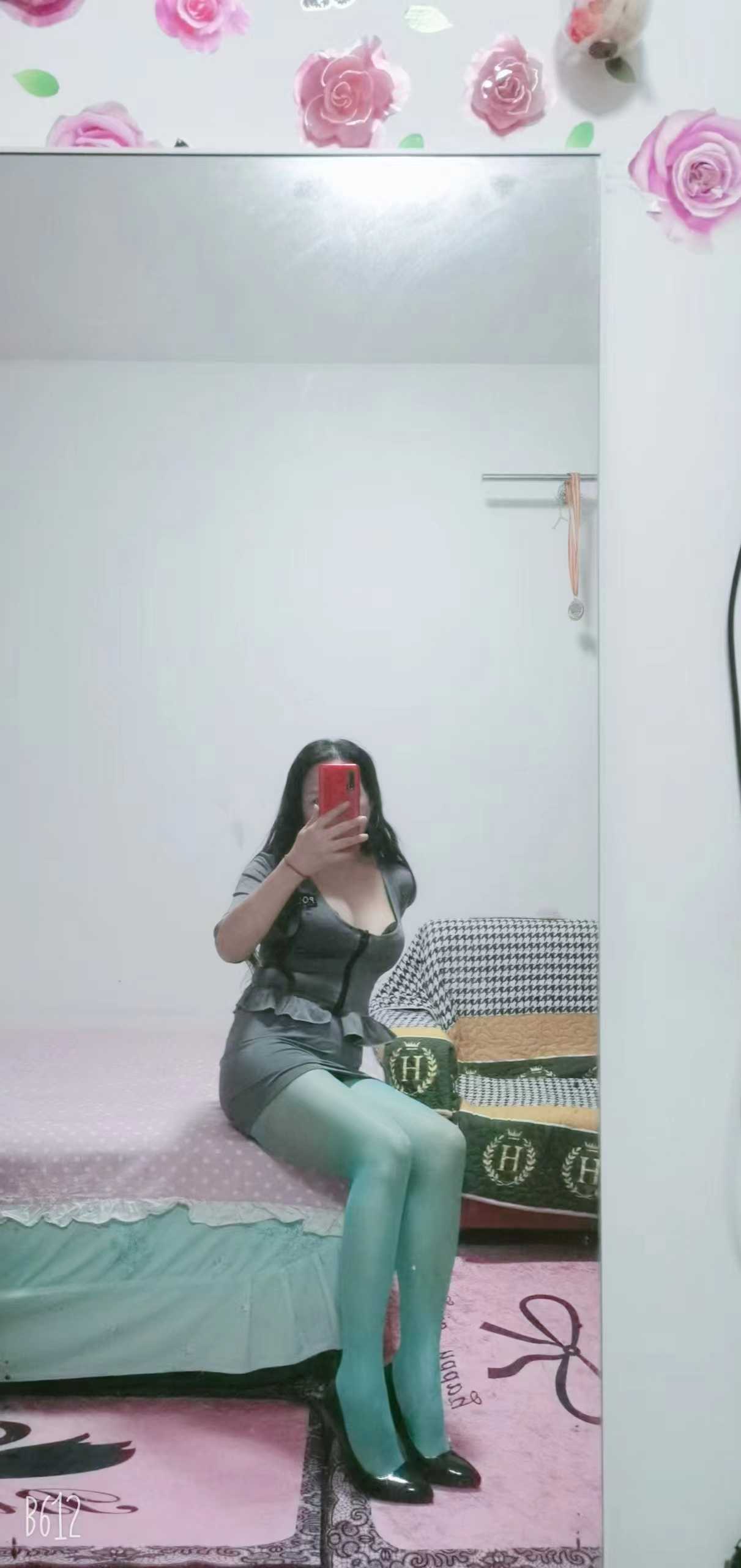 风情红酒女孩个人兼职