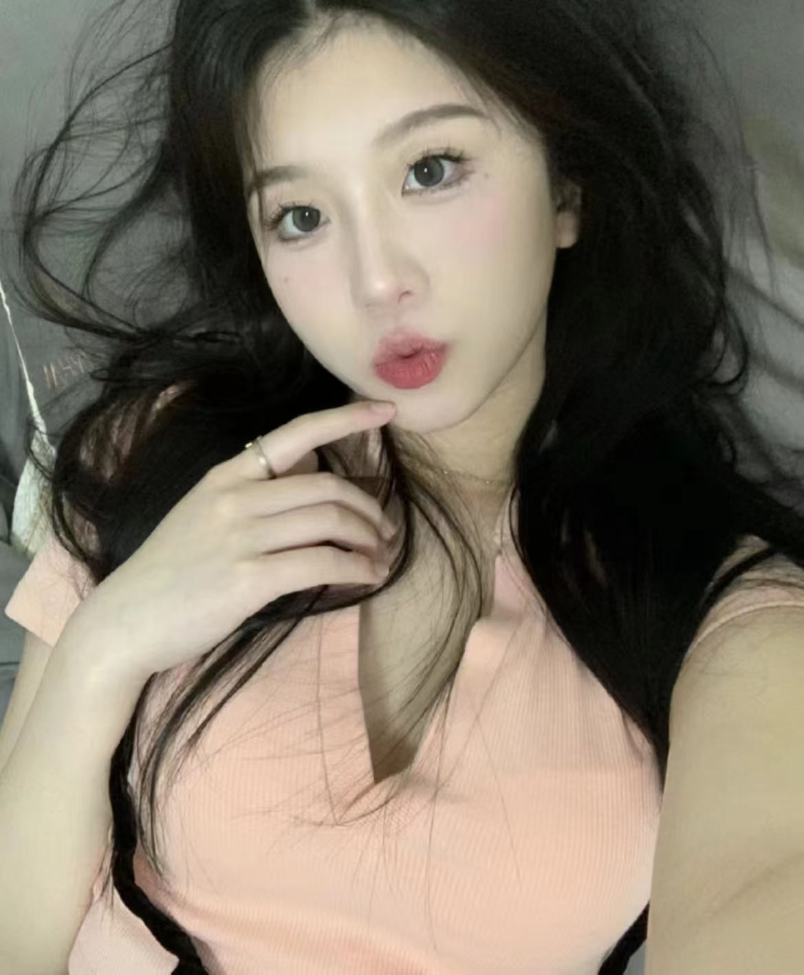 丰润大白兔嫩妹菲菲