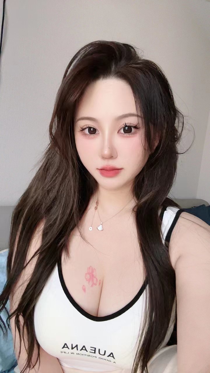 童颜大熊小甜妹