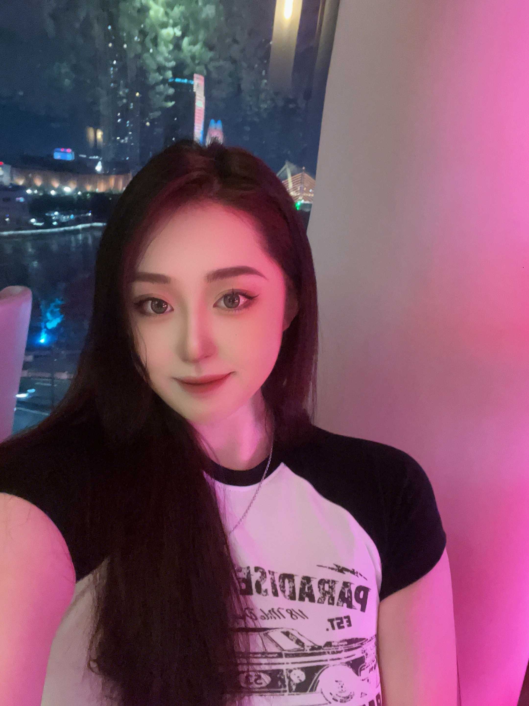 鄞州区热辣大眼嫩妹