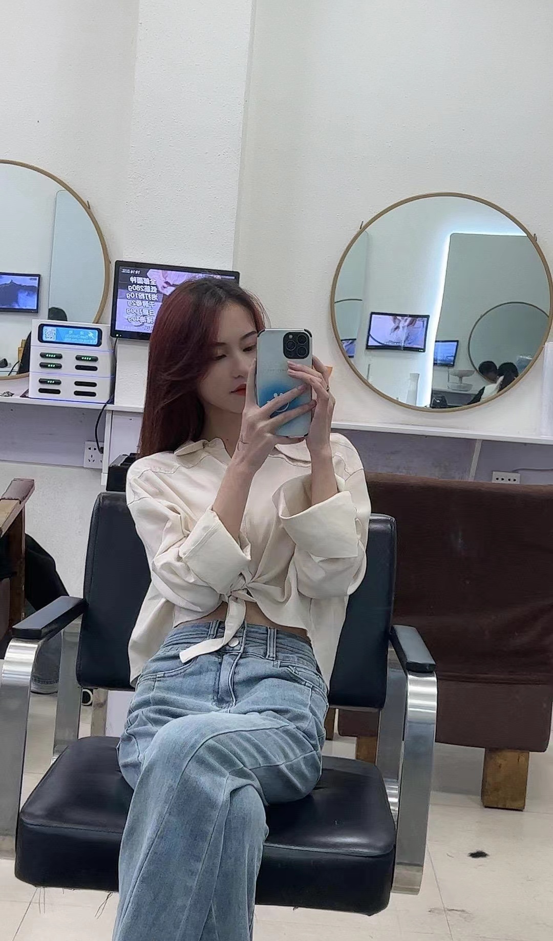 优秀.性格开朗，活泼可爱。