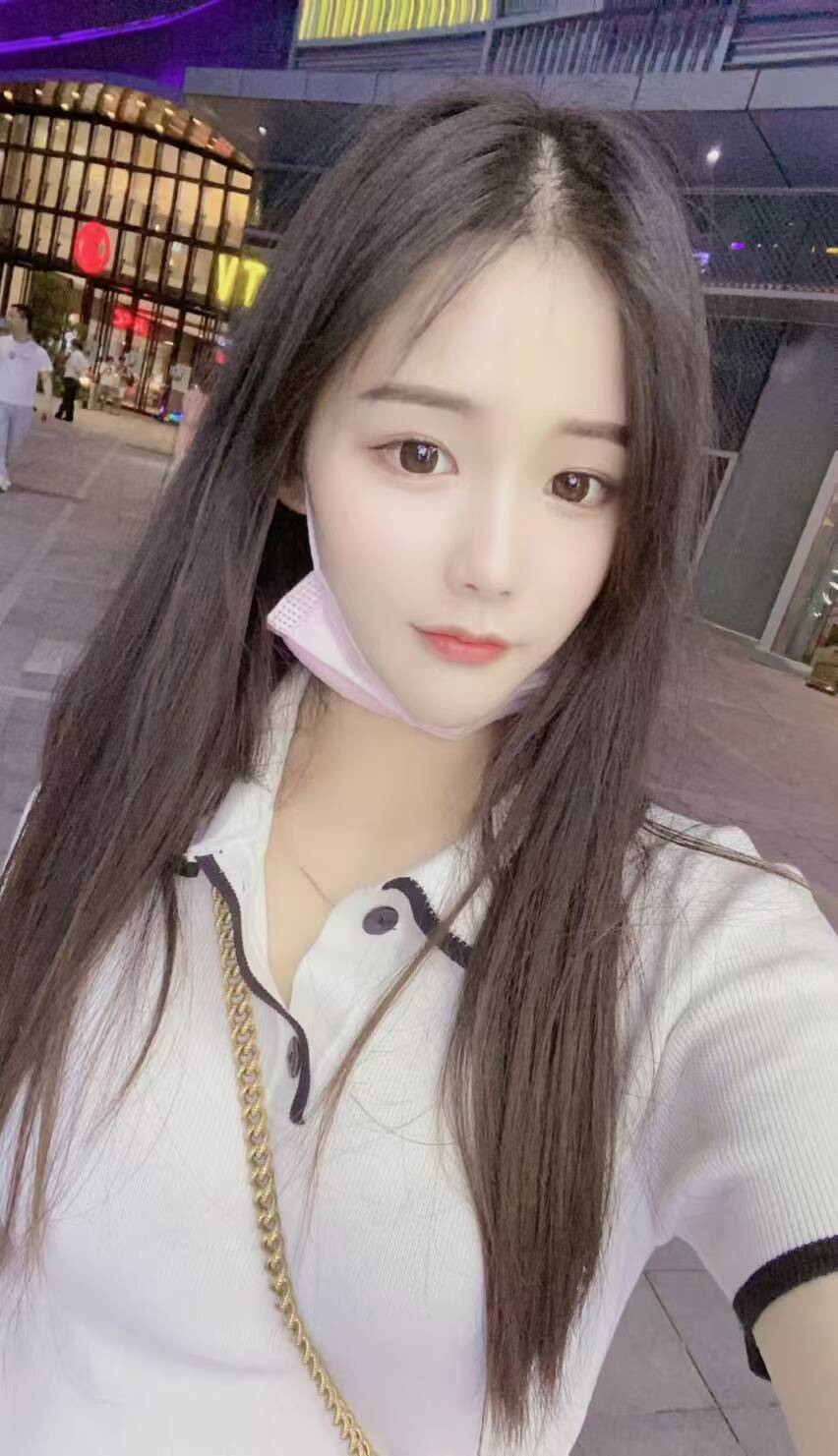 推荐个性格开朗的妹妹