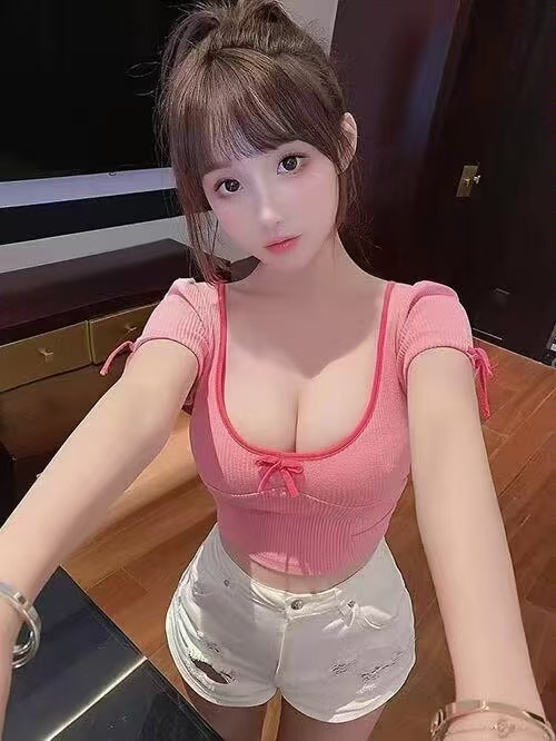 浦东白嫩大白兔甜妹曼丽