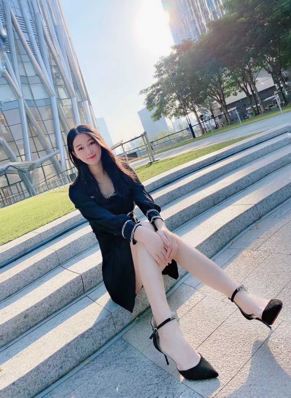 福田长腿御姐草莓