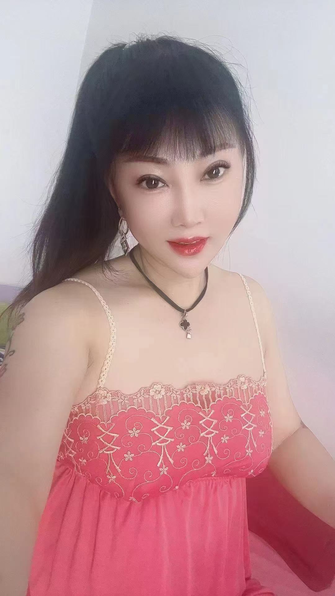 通州村里少妇姐姐胸大屁股翘