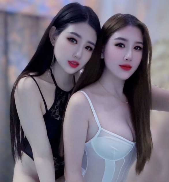 年轻貌美双飞姐妹花