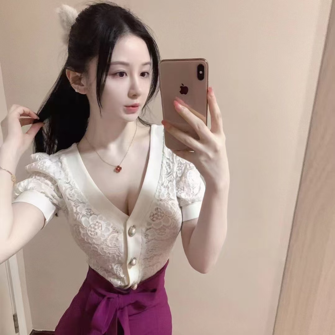 皮肤白嫩一线天