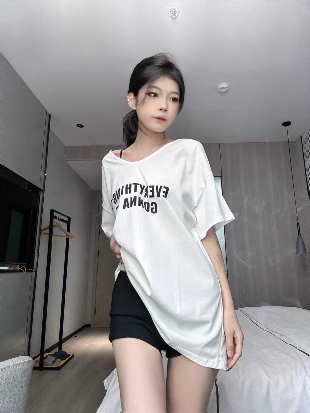 天元长腿情趣嫩妹